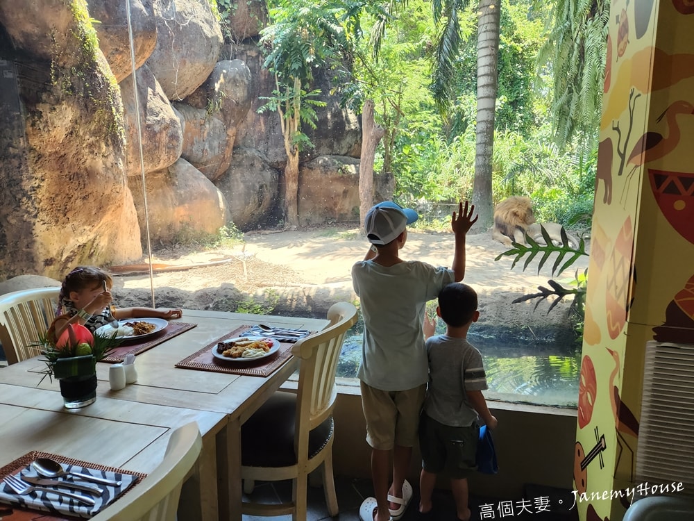 【峇里島】動物園Bali Safari，推薦親子遊必去景點，和獅子一起午餐！